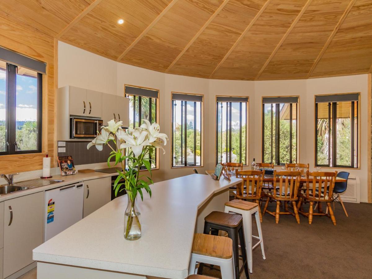 The Snowglobe - Ohakune Modern Yurt Style Chalet 외부 사진